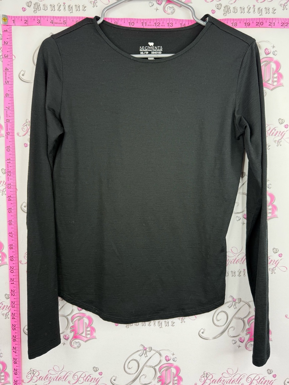 Segments merino wool 100% shirt Women's Long-Sleeve Crew Top in Black